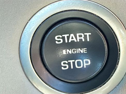 Used 2024 Land Rover Range Rover Velar Dynamic SE image 36