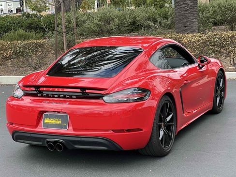 Used 2017 Porsche 718 Cayman S RWD image 12