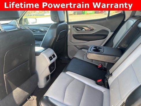 Used 2024 GMC Terrain SLT image 20