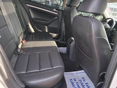 Used 2010 Volkswagen Jetta Limited Edition image 10