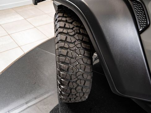 Used 2022 Jeep Wrangler Sport AWD/4WD image 47