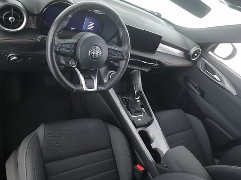 Used 2024 Alfa Romeo Tonale Ti image 17
