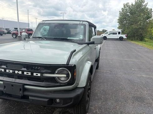 Used 2023 Ford Bronco Outer Banks AWD/4WD image 5