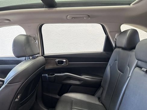 Used 2022 Kia Sorento S w/ Panoramic Sunroof Package AWD/4WD image 19