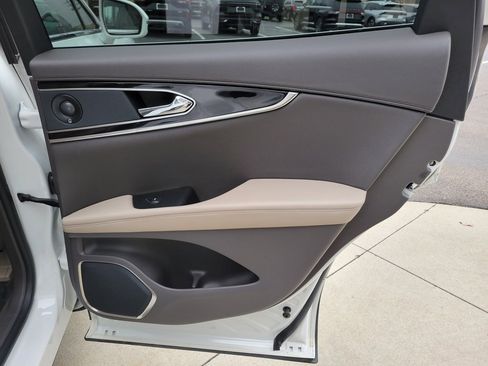 Certified 2023 Lincoln Nautilus Reserve w/ Equipment Group 201A image 36