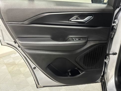 Used 2025 Jeep Grand Cherokee Altitude image 24