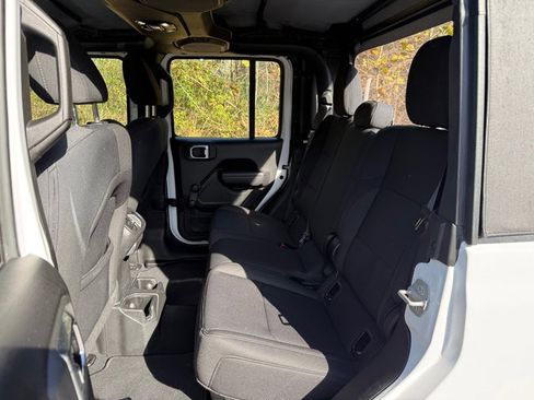 Used 2022 Jeep Gladiator Sport w/ Trailer Tow Package image 15