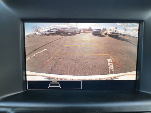 Used 2024 GMC Terrain SLE image 13