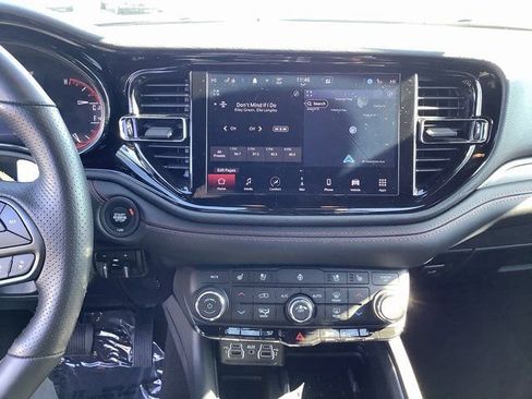 Used 2025 Dodge Durango GT image 17