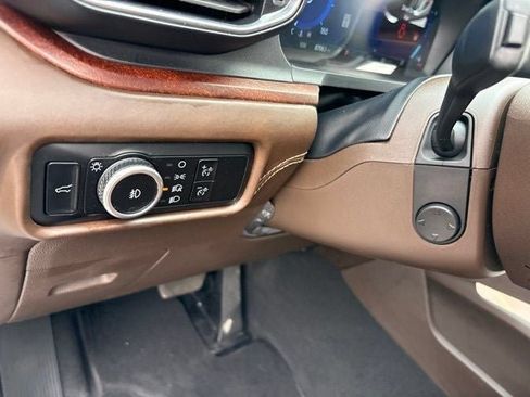 Used 2024 Ford Explorer King Ranch w/ Technology Package AWD/4WD image 25