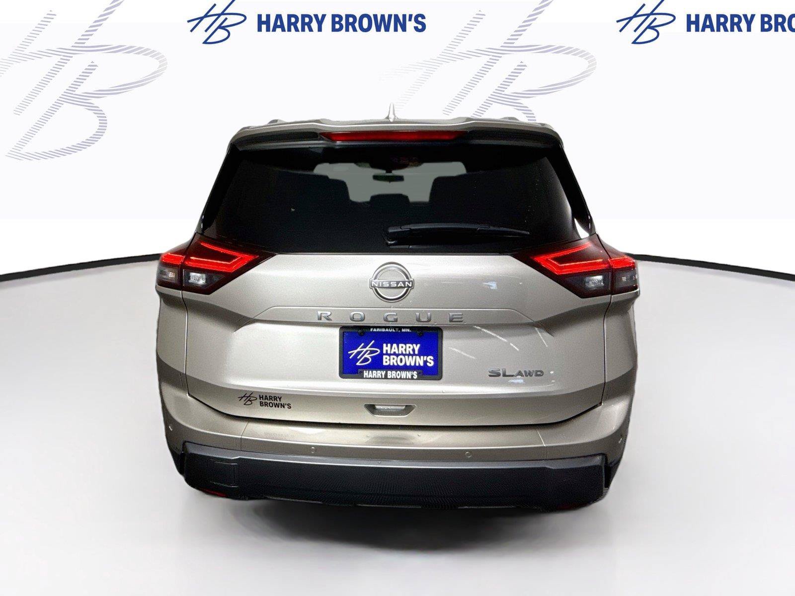 Used 2024 Nissan Rogue SL AWD/4WD image 30