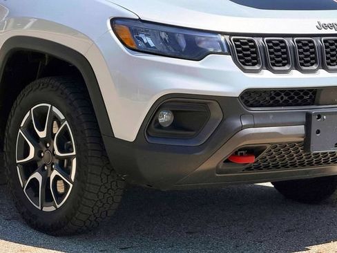 Certified 2025 Jeep Compass Trailhawk AWD/4WD image 10