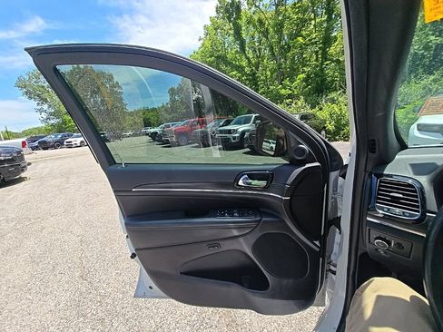 Used 2021 Jeep Grand Cherokee Limited w/ Quick Order Package 28K 80th AWD/4WD image 20