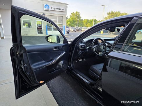 Used 2019 Lexus IS 300 F Sport w/ F Sport Package AWD/4WD image 18