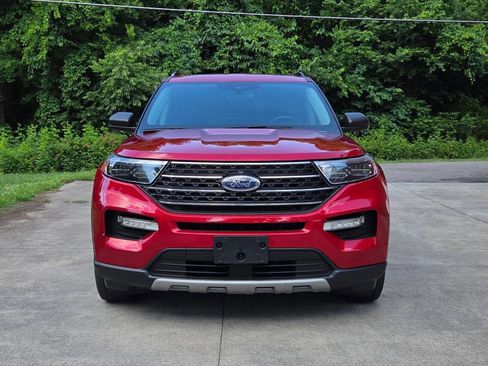 Used 2020 Ford Explorer XLT w/ Equipment Group 202A AWD/4WD image 2