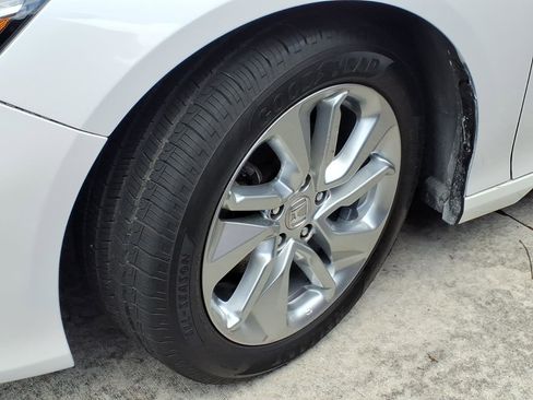 Used 2018 Honda Accord LX image 13