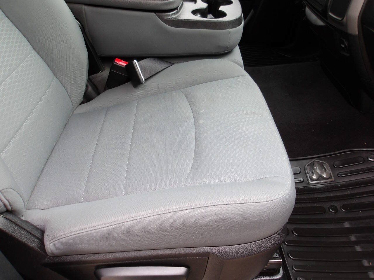 Used 2017 RAM 1500 Express w/ Express Value Package AWD/4WD image 22