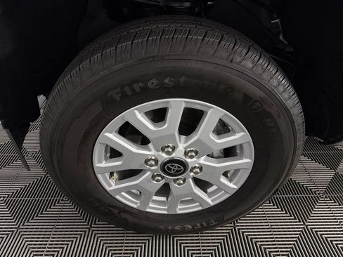 Used 2025 Toyota Tacoma SR5 AWD/4WD image 11