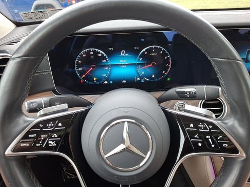 Used 2022 Mercedes-Benz E 350 4MATIC Sedan image 19