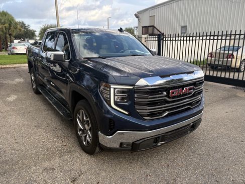 Used 2022 GMC Sierra 1500 SLT w/ SLT Premium Package RWD image 1