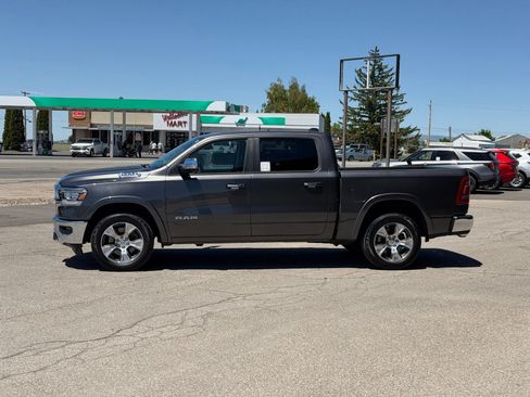 Used 2022 RAM 1500 Laramie AWD/4WD image 11