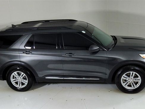 Used 2020 Ford Explorer XLT w/ Equipment Group 202A image 14