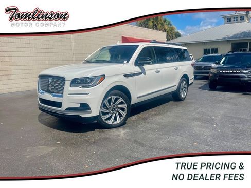 Used 2023 Lincoln Navigator L Reserve AWD/4WD image 1