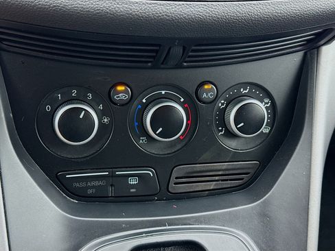 Used 2014 Ford Escape SE image 12