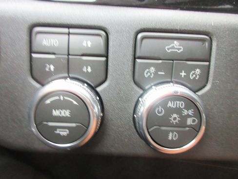 New 2026 GMC Sierra 2500 SLE w/ SLE Value Package; image 17