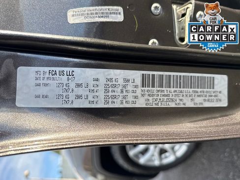 Used 2018 Jeep Cherokee Latitude Plus w/ Comfort/Convenience Group image 33