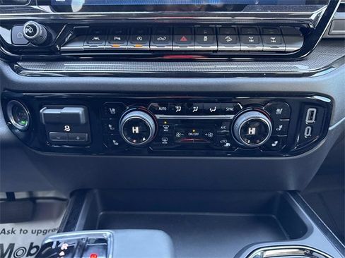 Used 2025 Chevrolet Silverado 1500 ZR2 w/ Technology Package image 23