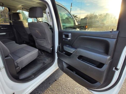 Used 2017 Chevrolet Silverado 2500 LT AWD/4WD image 16