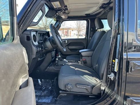 Used 2024 Jeep Wrangler Sport S image 9