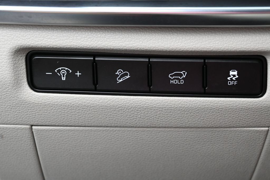 Used 2025 Kia Telluride SX w/ SX Captain's Chair Package AWD/4WD image 15