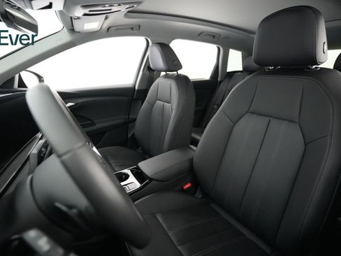 Used 2025 Audi Q6 e-tron Premium w/ Convenience Package image 4