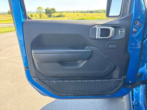 Used 2022 Jeep Gladiator Rubicon w/ LED Lighting Group AWD/4WD image 25