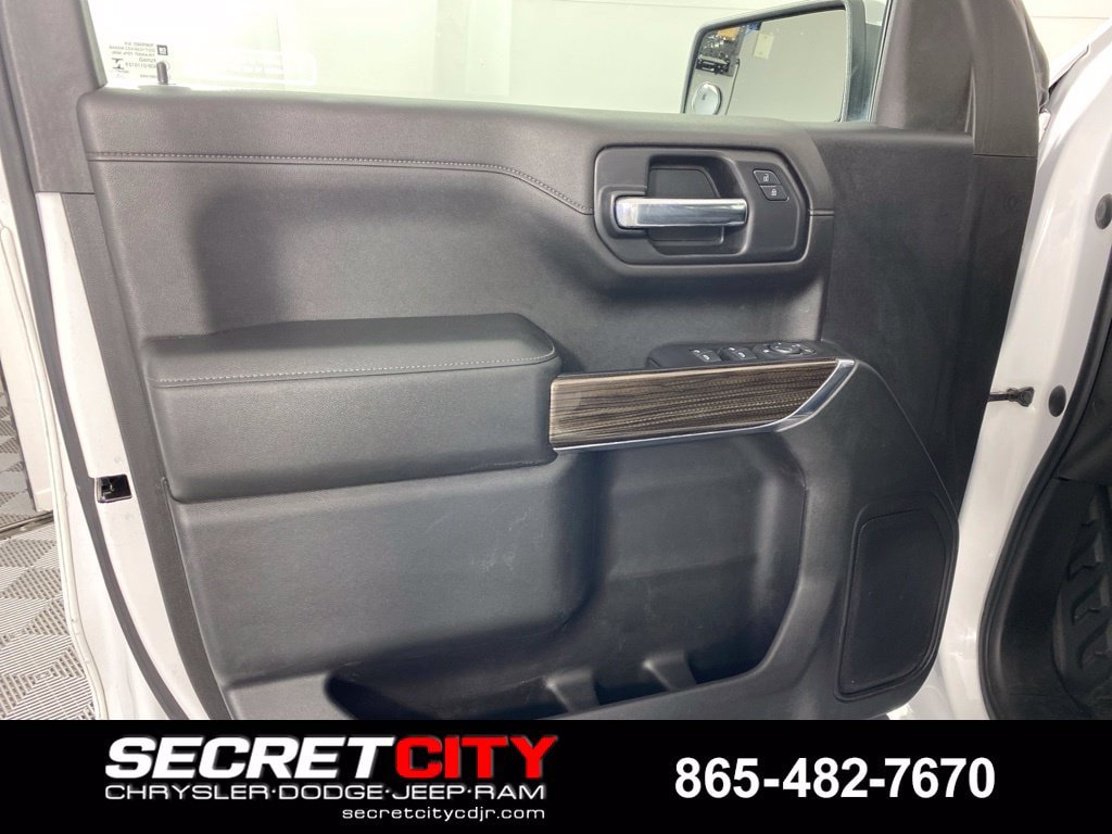 Used 2020 Chevrolet Silverado 1500 LT w/ Convenience Package AWD/4WD image 12