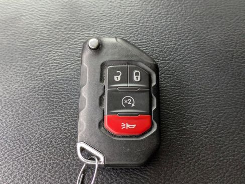 Used 2022 Jeep Wrangler Unlimited Sahara w/ Cold Weather Group image 30