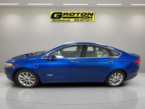Used 2017 Ford Fusion Energi Titanium FWD image 2