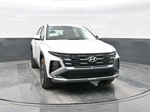 New 2026 Hyundai Tucson Blue SE image 2