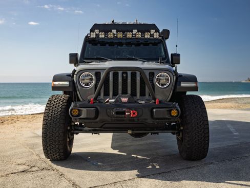 Used 2021 Jeep Gladiator Rubicon AWD/4WD image 2