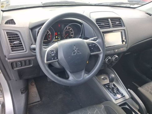 Used 2025 Mitsubishi Outlander Sport SE AWD/4WD image 4