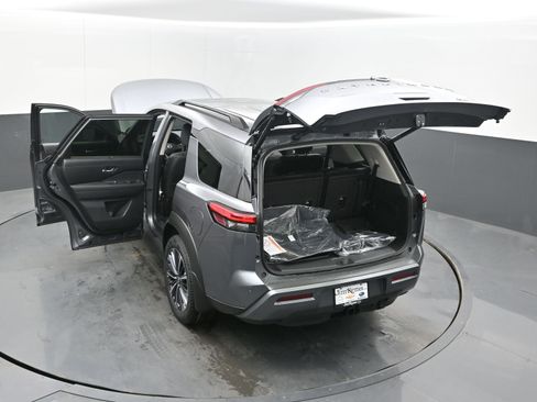 New 2026 Nissan Pathfinder Platinum FWD image 45