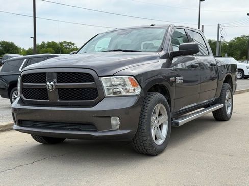 Used 2017 RAM 1500 Express AWD/4WD image 25