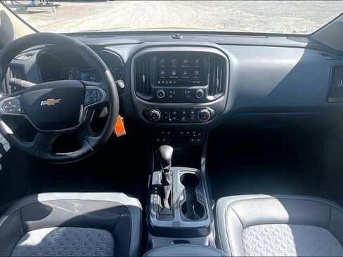 Used 2022 Chevrolet Colorado Z71 AWD/4WD image 15