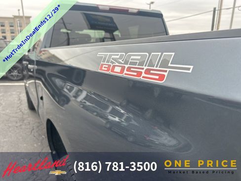 Used 2021 Chevrolet Silverado 1500 Custom Trail Boss w/ LPO, Dark Essentials Package image 15
