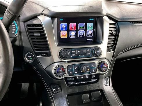 Used 2017 Chevrolet Suburban LT image 5