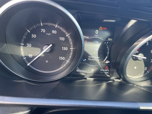 Used 2017 Land Rover Discovery SE image 14