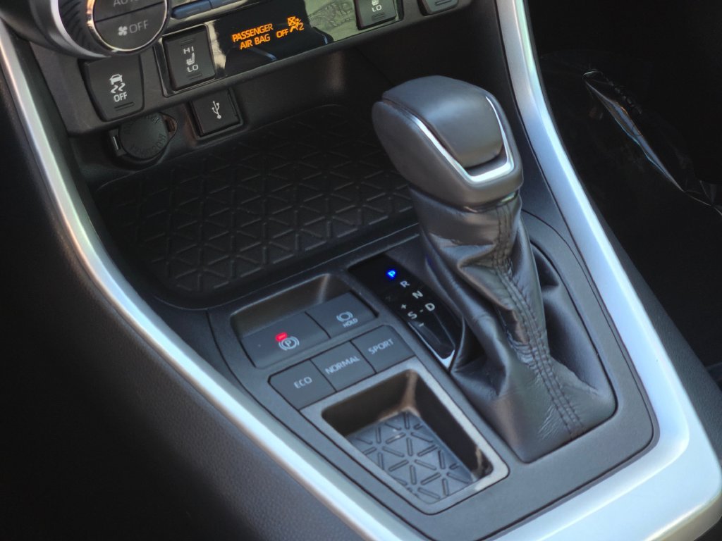 Used 2021 Toyota RAV4 XLE Premium FWD image 33