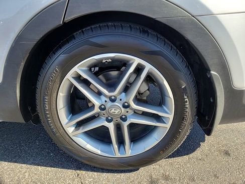 Used 2019 Hyundai Santa Fe XL image 11